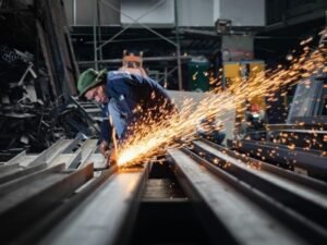 Corte a Laser Precisão e Eficiência na Produção Industrial