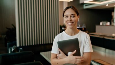 contratar o serviço de anfitrião de aluguel